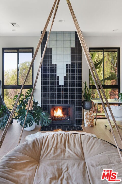 Building Photo - 4661 Bedel St