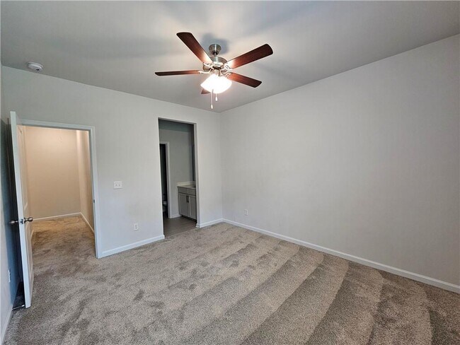 Building Photo - 7875 Tiberon Pkwy