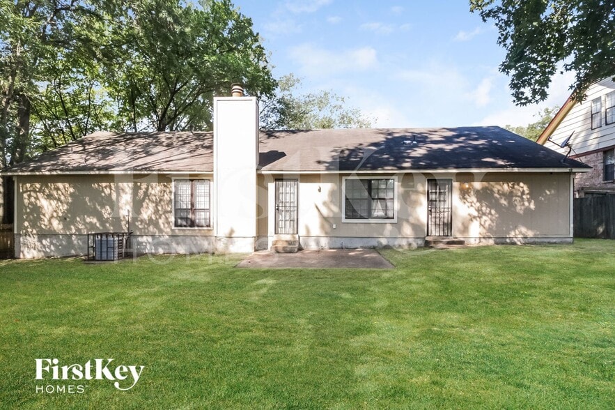 Building Photo - 7132 Shadow Oaks Dr