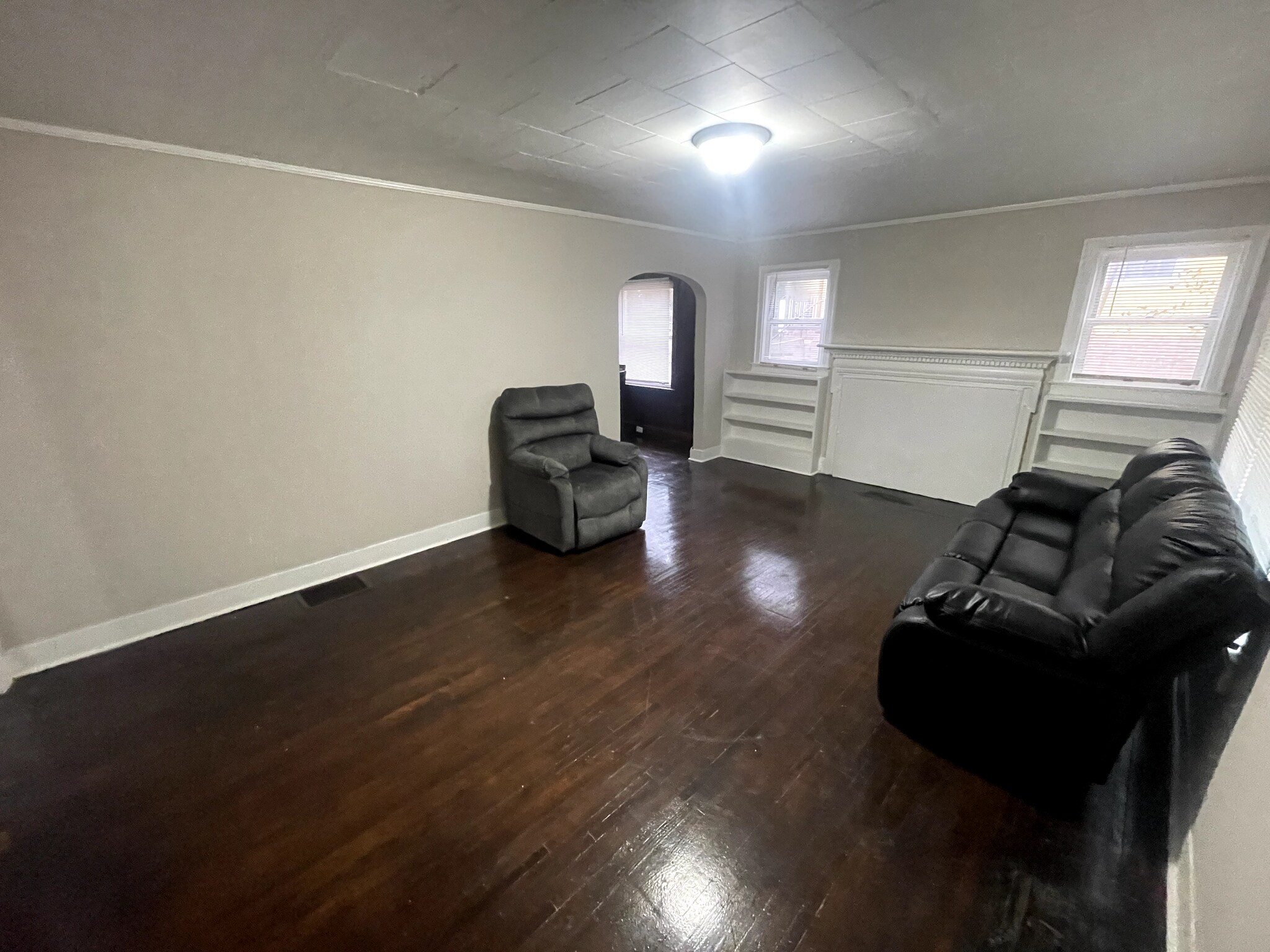 Building Photo - Room in House on Crispin Ave