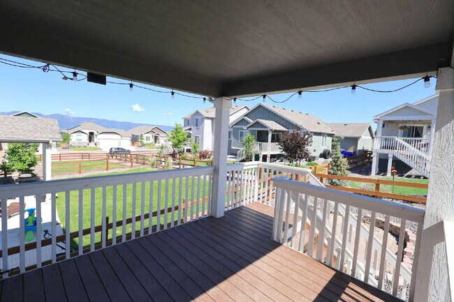 Building Photo - Solar Powered!! - Two-Story Saint Aubyn Ho...