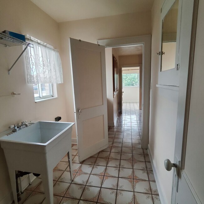 Building Photo - 3 Bedroom Home in Frederick - Available Now!