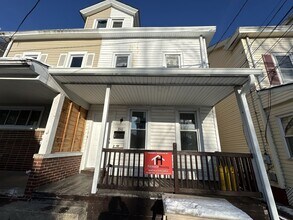 Building Photo - 210 Norway Ave