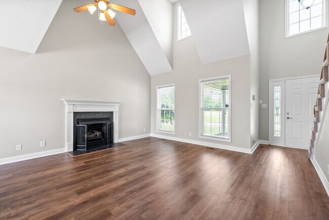 Building Photo - 680 Foxfield Dr