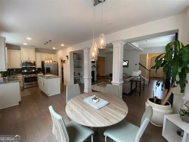 Building Photo - 1962 Brightleaf Way