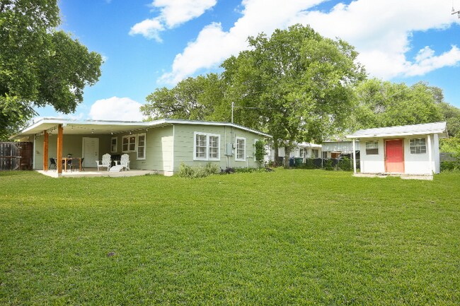 Building Photo - 514 Brightwood Pl