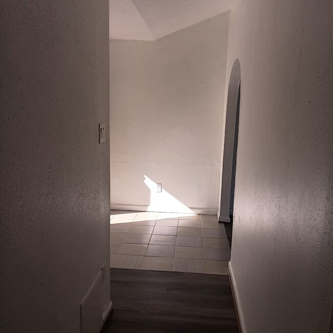 Building Photo - 14114 Old Village Ln