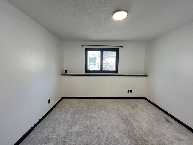 Building Photo - 9225 Garrison Way