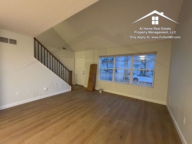 Building Photo - 1011-1013 Greystone Court