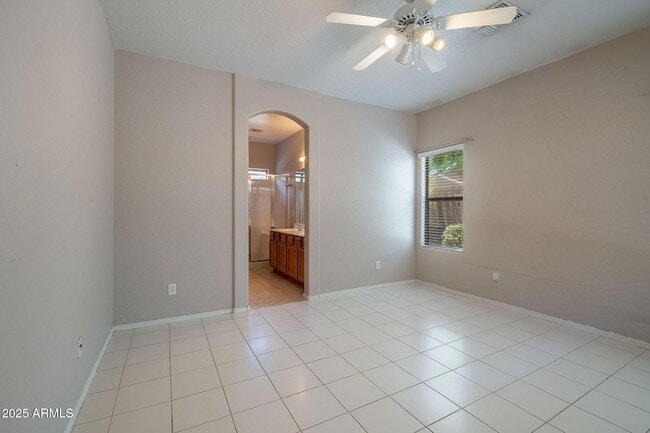 Building Photo - 4618 W Cottontail Rd