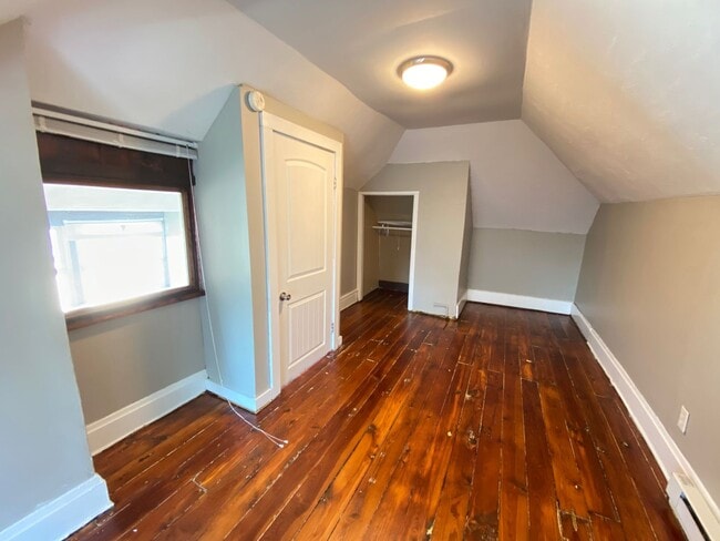 Building Photo - OSU Central Campus Single Family Home! W/ ...