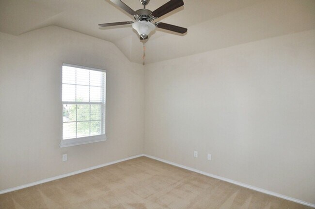 Building Photo - 3521 Twin Pines Dr