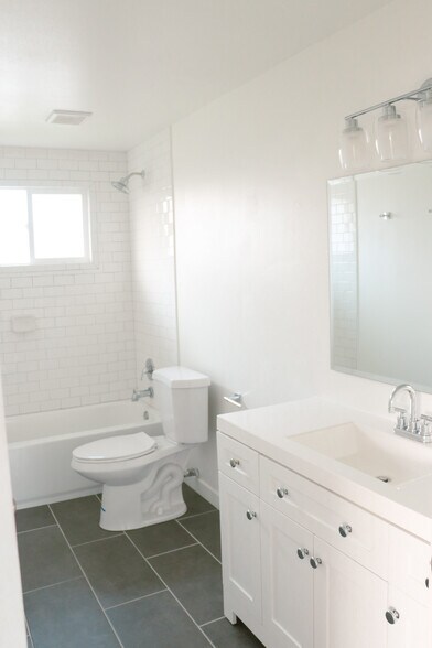 Building Photo - 1108 E 500 N
