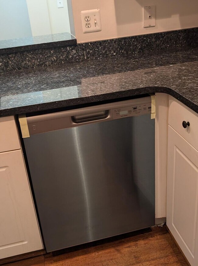 Building Photo - Palazzo at Park Center Top floor 2 bedroom condo