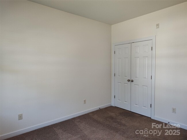 Building Photo - 14616 Juventus St