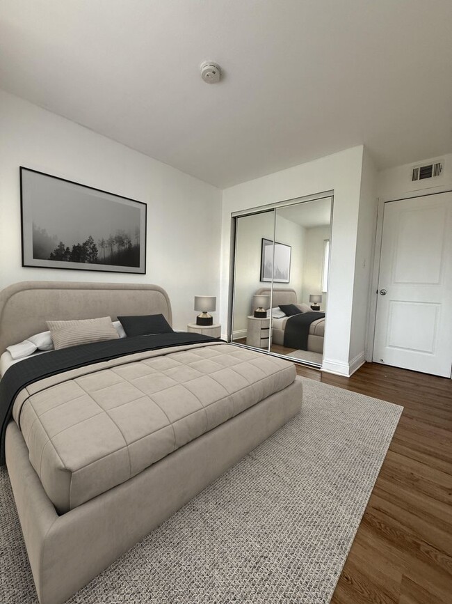 Building Photo - *1/2 Off 1st Months Rent!!! Two Bedroom Condominium for Rent in Gated Community!*