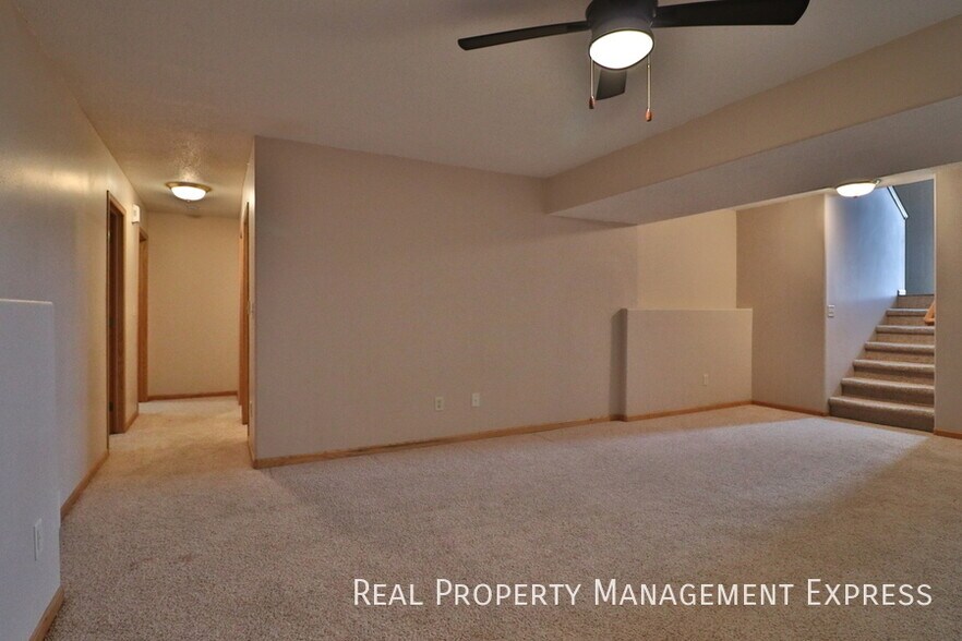 Building Photo - 1111 S Dundee Dr