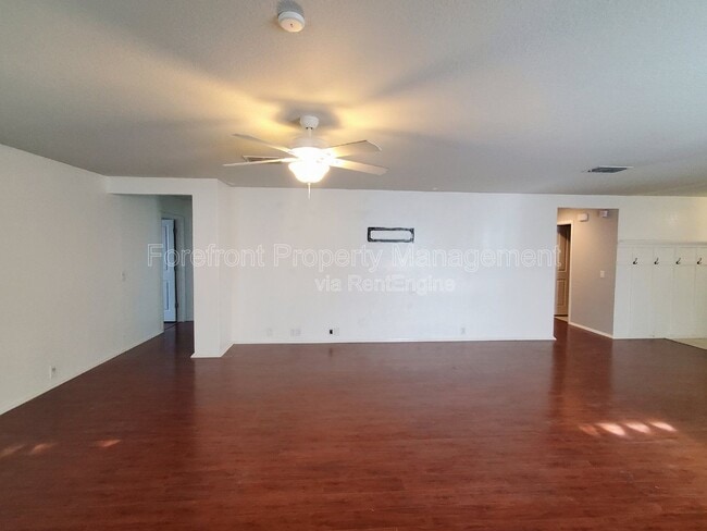 Building Photo - 555 Planters Pass