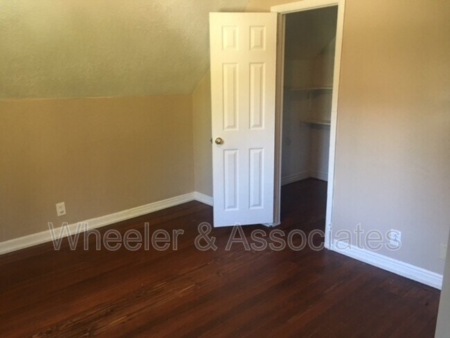 Building Photo - 3018 Adams Ave