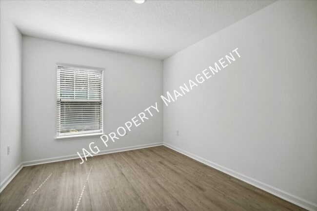 Building Photo - 1191 Valencia St SE