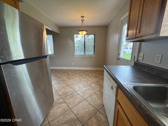 Building Photo - 116 Christie Ln