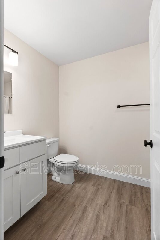 Building Photo - 222 Coles Hl