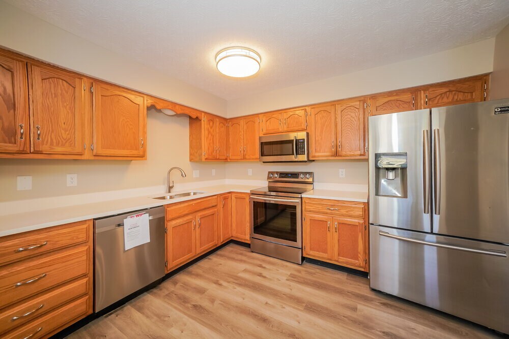 Building Photo - 7202 Nostalgia Ln