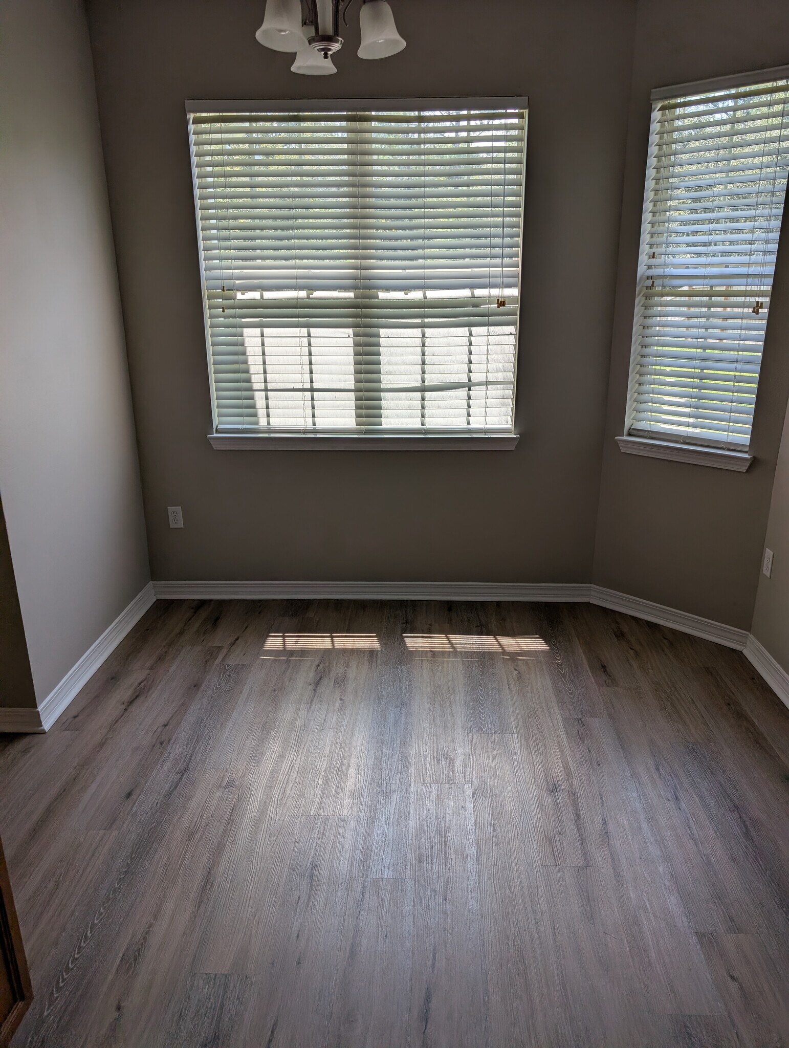 Dining nook - 316 Peoria Blvd
