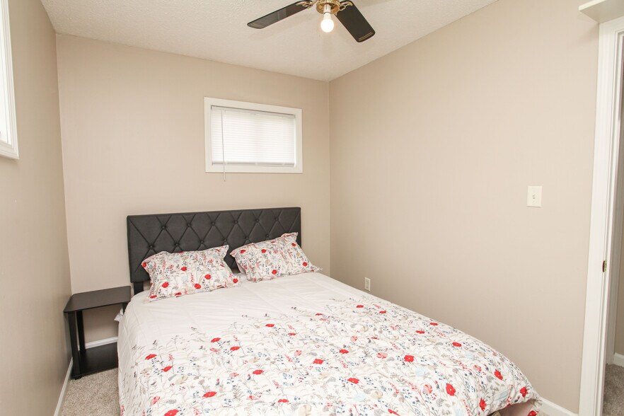 Building Photo - 809 N. SHERMAN