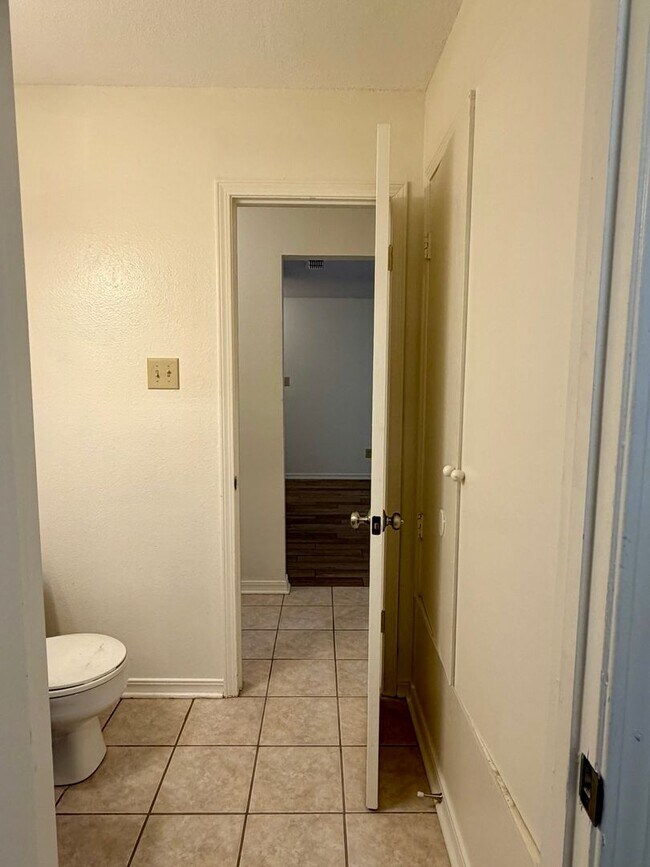 Building Photo - 402 Fawn Trail