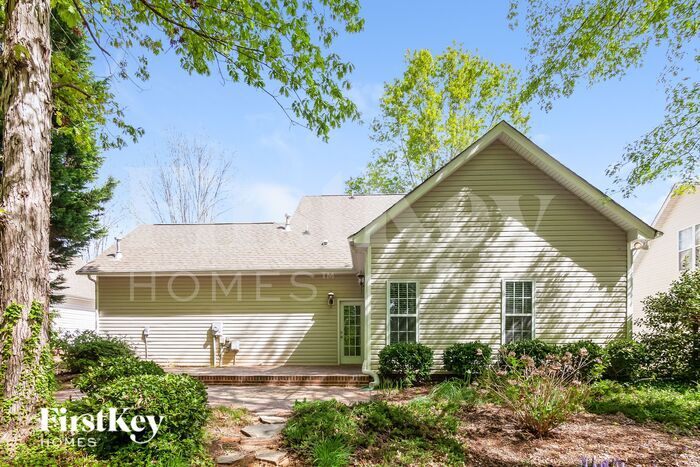 Building Photo - 15824 Robins Way