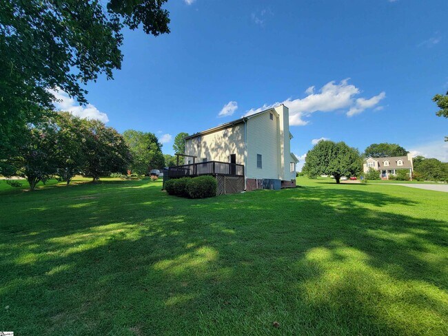 Building Photo - 503 Hillandale Rd