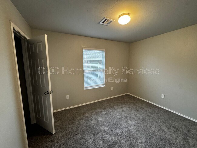 Building Photo - 9904 Jackrabbit Rd
