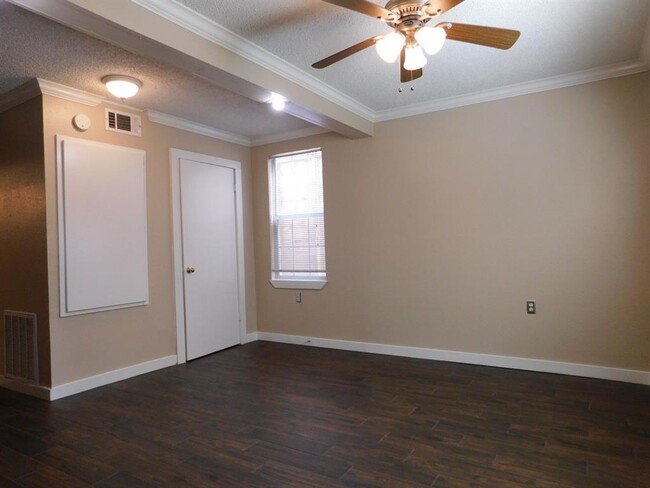 Building Photo - 1409 Wentworth St