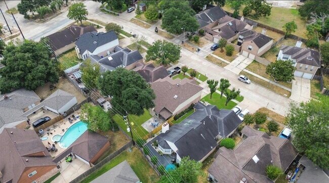 Building Photo - 4626 Green Trail Dr