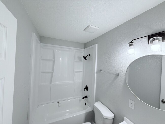 Building Photo - 315-317 Roselynn Lane