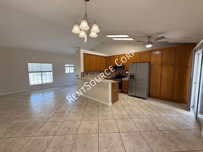 Building Photo - 2501 Summerchase Ave