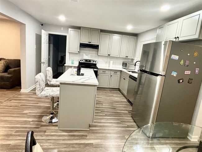 Building Photo - 4014 Farmer St