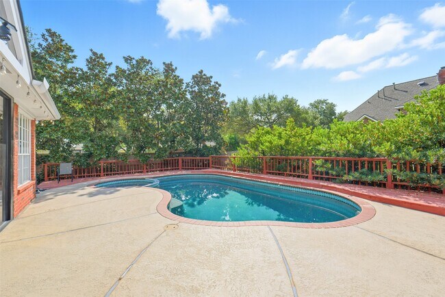 Building Photo - 4003 Bountiful Crest Ln