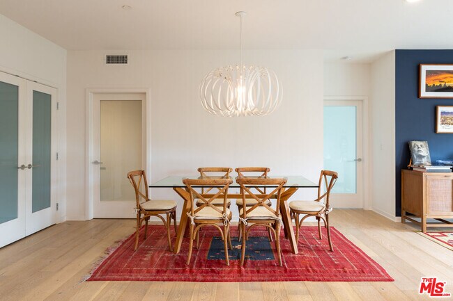 Building Photo - 4240 Laurel Canyon Blvd
