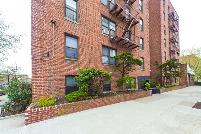 Building Photo - 410 Avenue X