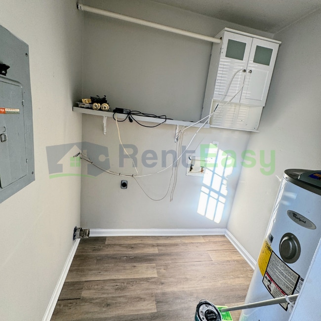 Building Photo - 1327 Hazel Ave