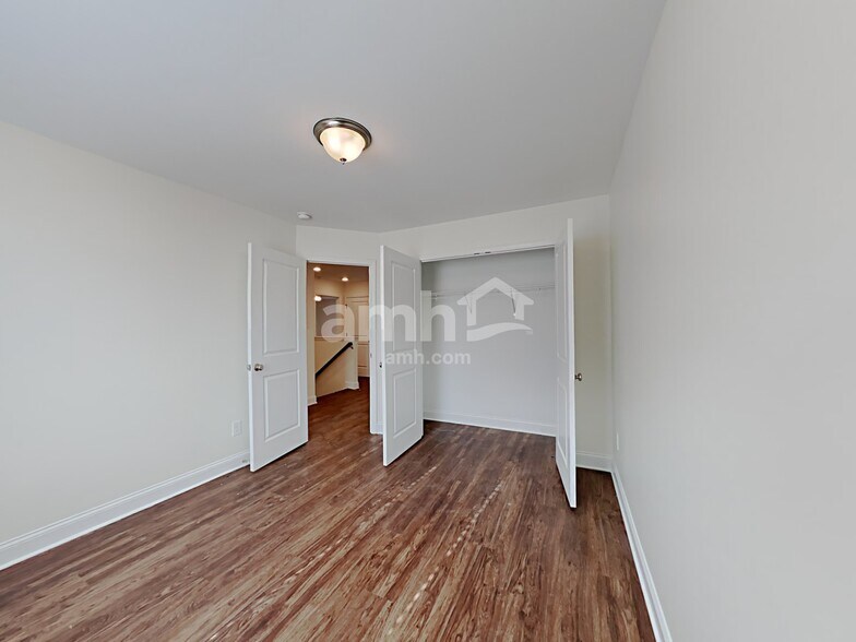 Building Photo - 129 Dog Path Trl