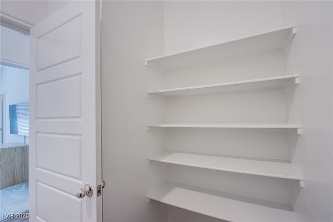 Building Photo - 226 Callen Falls Ave