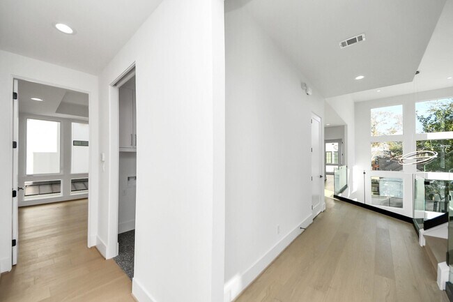 Building Photo - 2232 Swift Blvd