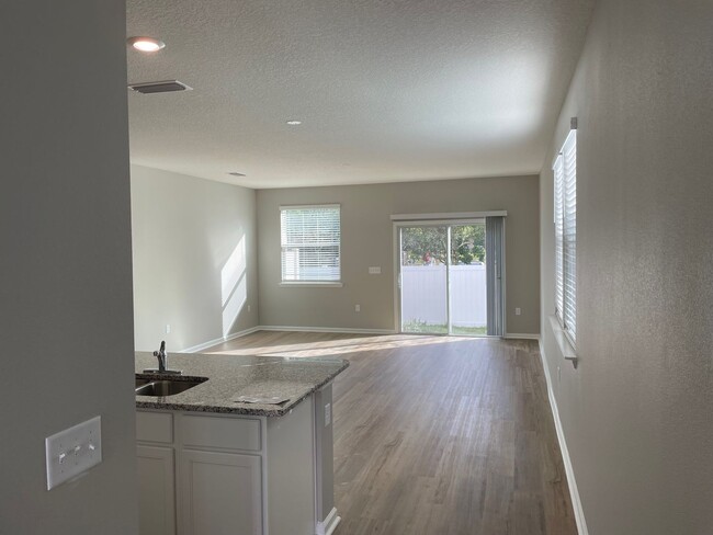 Building Photo - 3/2.5 Townhome in Greenland Chase!