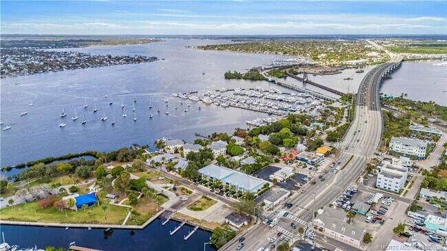 Building Photo - 521 SW Ocean Blvd