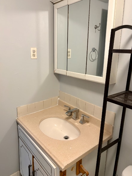 Building Photo - 841 S 3rd St