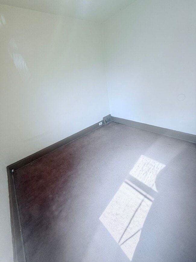 Building Photo - 3395- 3397 W. 100th