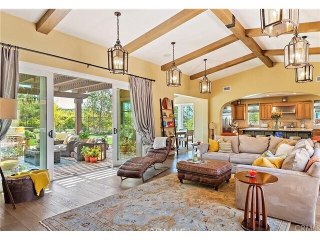 Building Photo - 9 Paniolo Rd